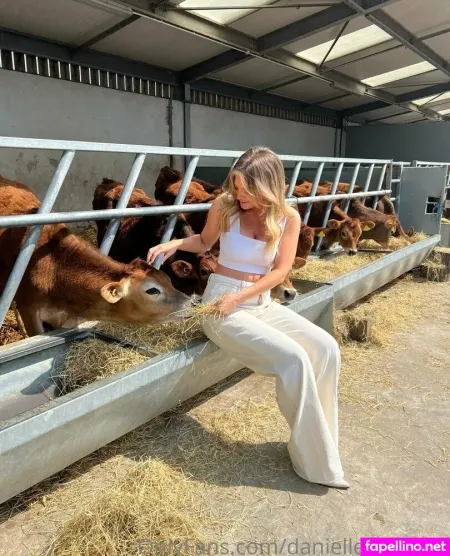 Deliciousdanielleee OnlyFans Thumbnail #UFwzuH36sd