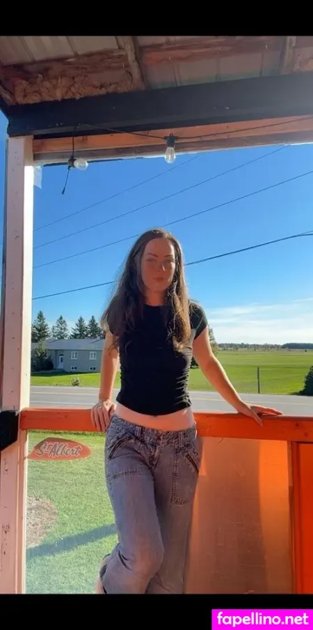 Dellacarolyn OnlyFans Thumbnail #M9BFreyGiw
