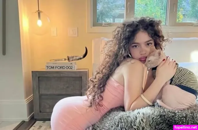 Demitra Mia OnlyFans Thumbnail #dmXdwK7MIE