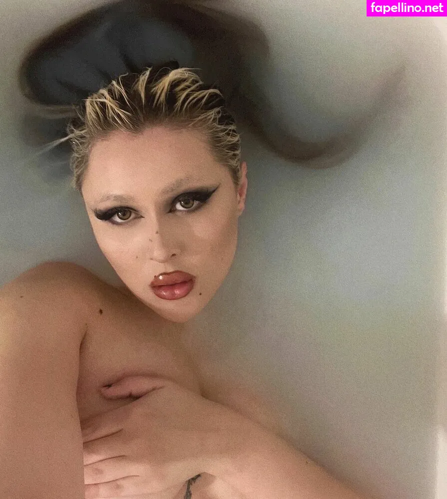 Lois, demonkomplex, laviniaollhoff Nude Leaked OnlyFans Photo #7SD4d9nNbA
