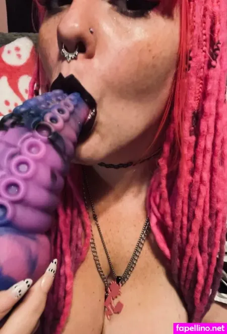 Demonqueenxoxofree OnlyFans Thumbnail #oLYL3ONfuV