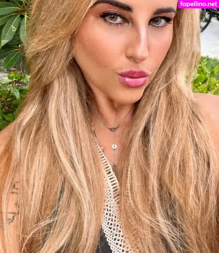 Denia Pettessen OnlyFans Thumbnail #0O5PxNSSc4