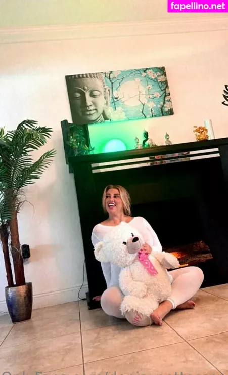 Denia Pettessen OnlyFans Thumbnail #9TGvZw61yW