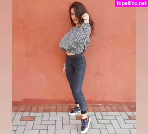 Denisa R Maria OnlyFans Thumbnail #34yD02KvRP