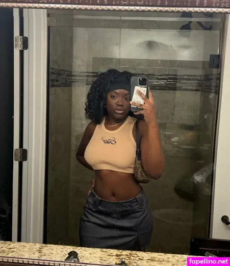 Denixsarifree 1 OnlyFans Thumbnail #nYzLplrPrk