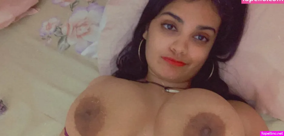 Desiaurora 3 OnlyFans Thumbnail #UlZWBD7TiQ