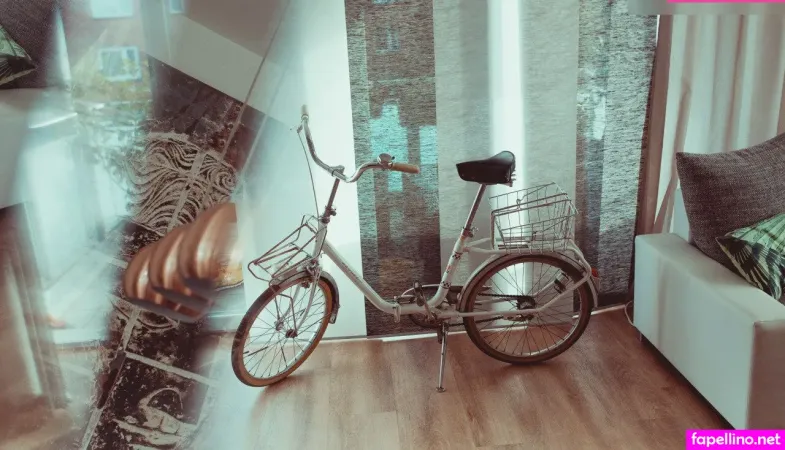 Desiree Ronit OnlyFans Thumbnail #MH24fsEcm7