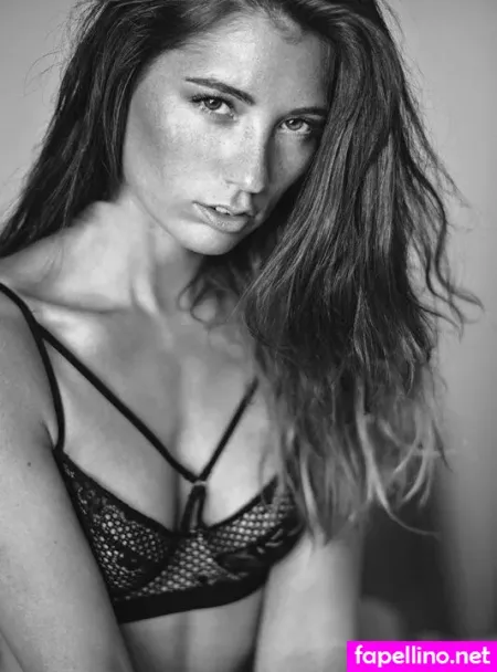 Desiree Ronit OnlyFans Thumbnail #k8K8bgt4kj