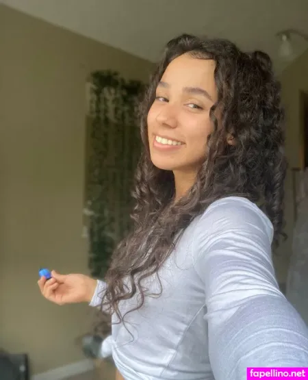 Desiree Sinns OnlyFans Thumbnail #1EdZHrHq1D
