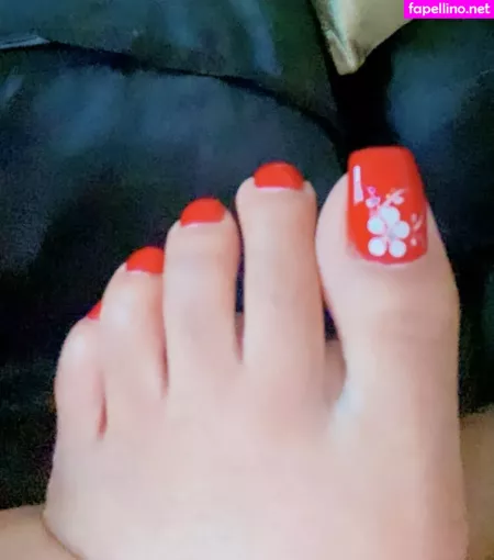 Desireesfeet OnlyFans Thumbnail #iyeoKFkPXK