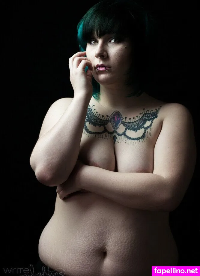 DesireNxtDoor, L3wdMum, LewdWaifuCosplay, desirenextdoor, momnxxtdoor Nude Leaked OnlyFans Photo #PIaTK7G3Zq
