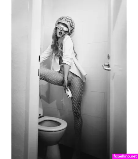 Dessousoder OnlyFans Thumbnail #EoEB6pS8Wr