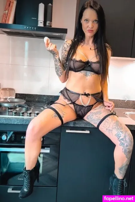 Detailing Girl OnlyFans Thumbnail #MiFVxkvktN