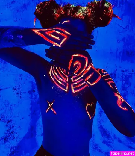 Devil Wears Neon OnlyFans Thumbnail #Twou2quvVM