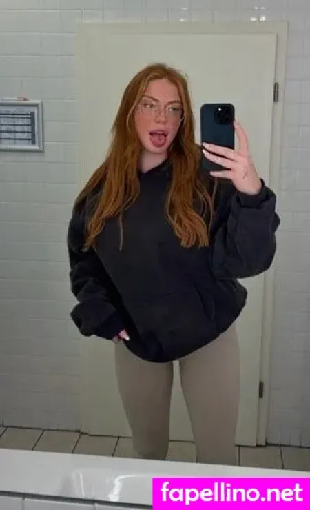 Devine Kitty OnlyFans Thumbnail #t2RY0DvcCd