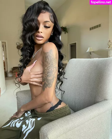 Diamond Nicolee OnlyFans Thumbnail #gJ2K1VPVPt