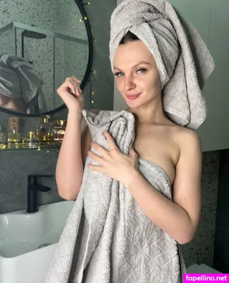 Diamond Splash OnlyFans Thumbnail #YNl29xk9BK