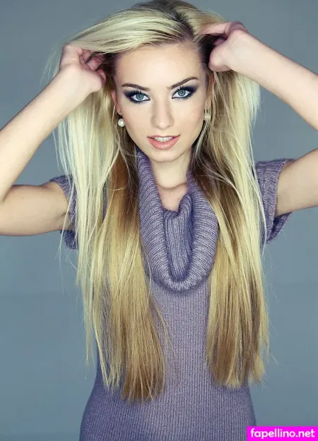 Diana Blond OnlyFans Thumbnail #FofvXSOOMz