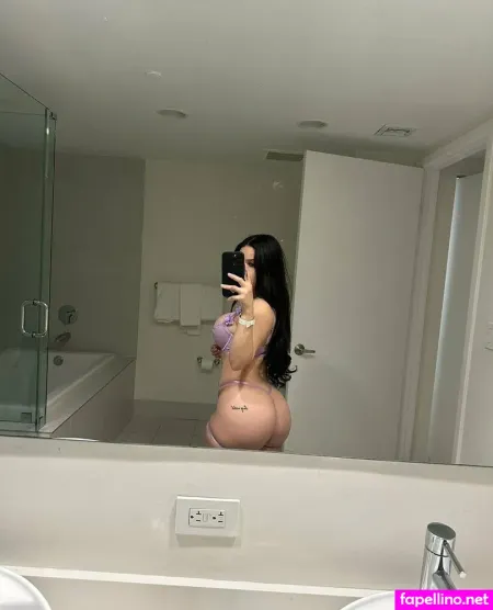 Dianareyesss 4 OnlyFans Thumbnail #CmH0XK0Sg5