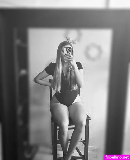 Dianavl2000 OnlyFans Thumbnail #9y3D439jMB
