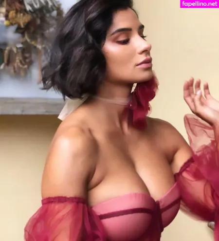 Diane Guerrero OnlyFans Thumbnail #L3mqGQBdU0