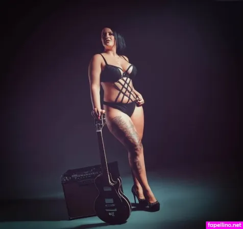 Diegraefin Micha OnlyFans Thumbnail #Pmalu1NMF5