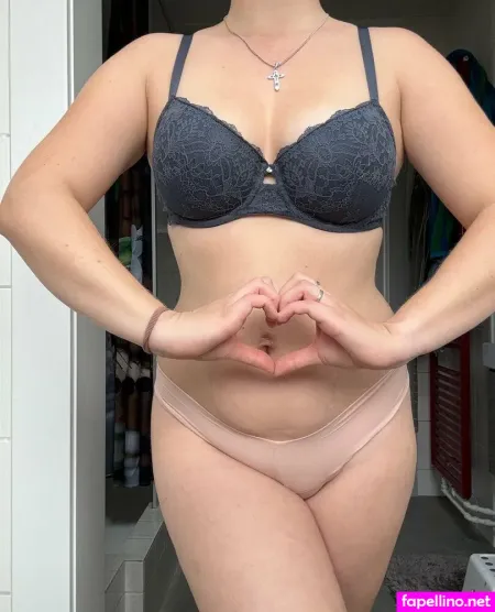 Diekleinelaura OnlyFans Thumbnail #utAM5UZAmr