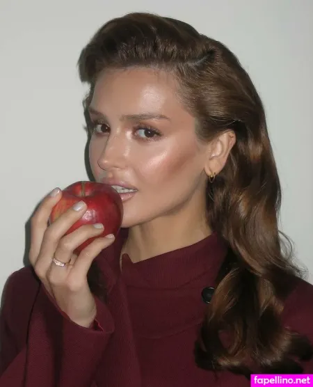 Dina Saeva OnlyFans Thumbnail #4iUnEBAKEi