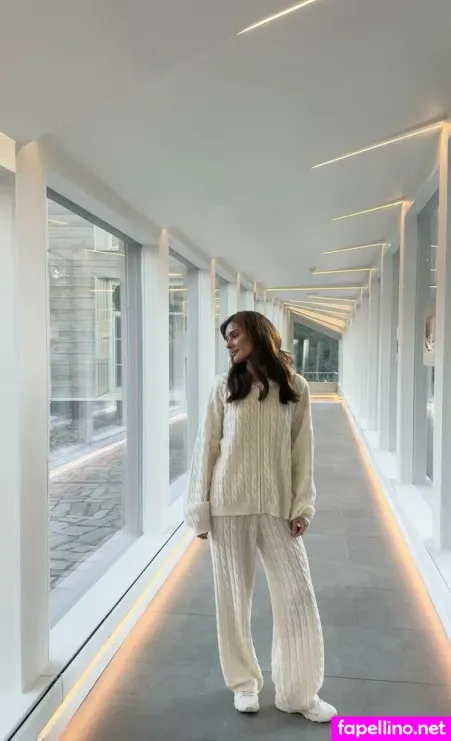 Dina Saeva OnlyFans Thumbnail #GxziruEVJ0