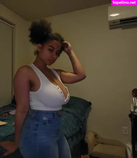 Dina OnlyFans Thumbnail #UCV4heosSu