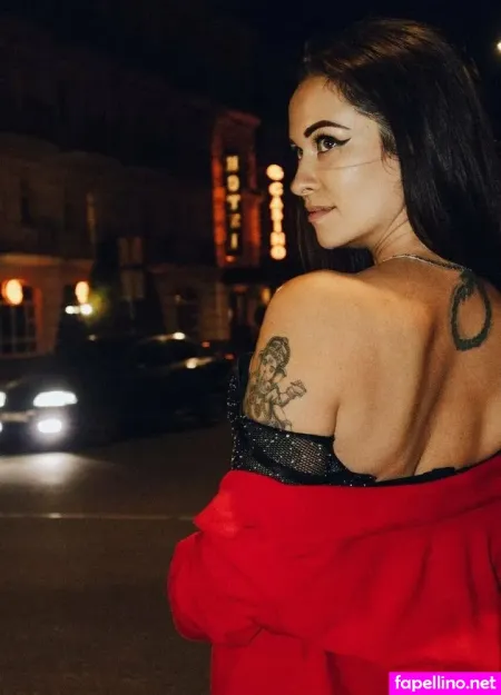 Dinalux21 OnlyFans Thumbnail #1is1xhAdfm