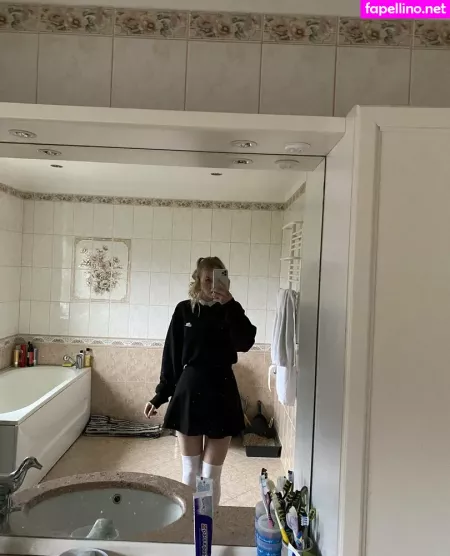 Dinulya OnlyFans Thumbnail #I4usF4L8xc