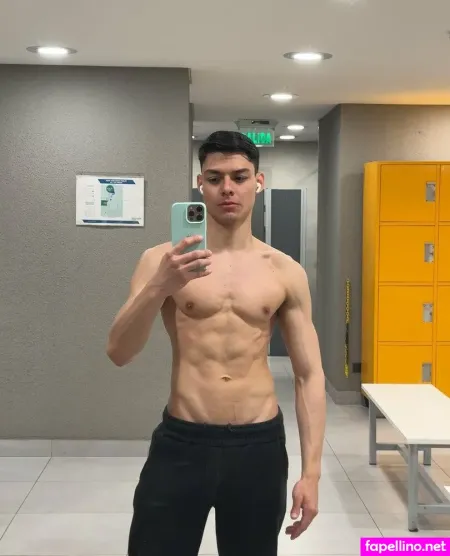 Dionigrecafree OnlyFans Thumbnail #AmAxmHuGy0