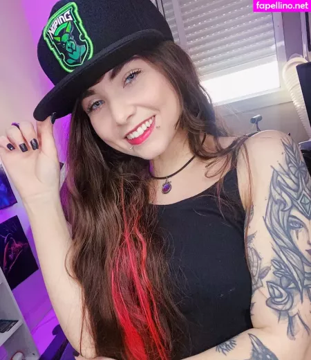 Diretora Muniz OnlyFans Thumbnail #QODm8wdjEV