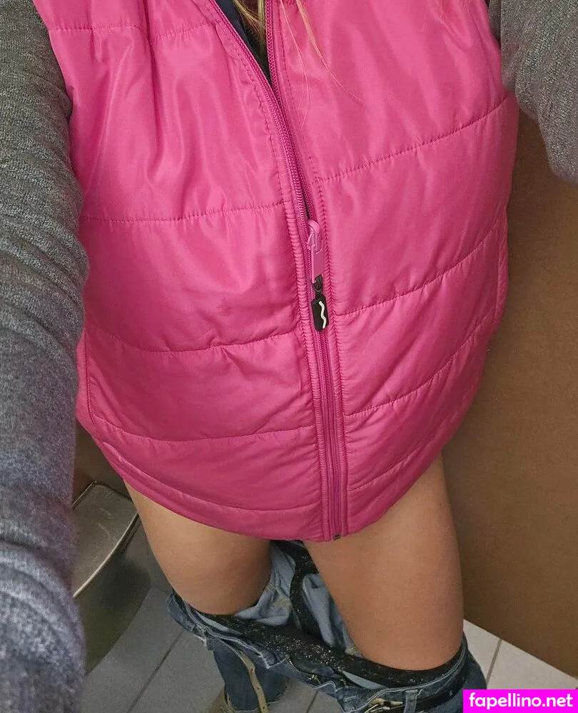 circuitjerkerj, discretemomma303 Nude Leaked OnlyFans Photo #9uhIxOQp4A