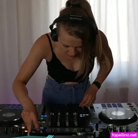 Diskussion Sintica OnlyFans Thumbnail #lWPdxo7CF4