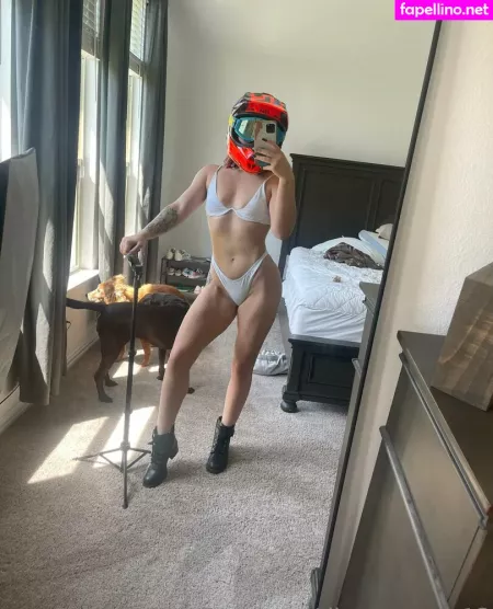 Disneyyrose13 OnlyFans Thumbnail #B6UHtBcaak