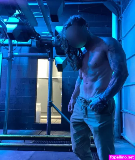 Distractedjohnny OnlyFans Thumbnail #cIpQbyV5M0