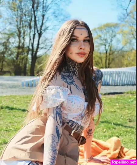 Divine Laura OnlyFans Thumbnail #hFSacK6T72