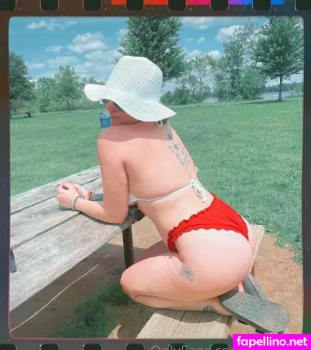 Divinelylillith OnlyFans Thumbnail #1e4uzkdYGD