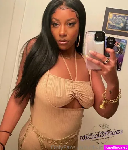 Divinenftease OnlyFans Thumbnail #1WlTZGfbiQ