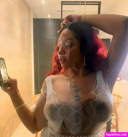 Divinenftease OnlyFans Thumbnail #HCItL4HDFz