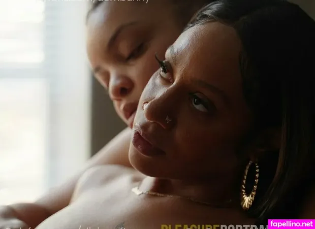 Divinenftease OnlyFans Thumbnail #eDqY89z7EP