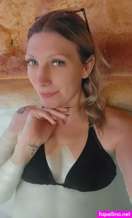 Dixietriixxfree OnlyFans Thumbnail #4Ax8QVIG1P