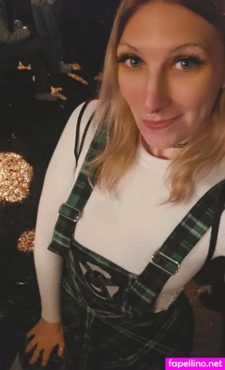 Dixietriixxfree OnlyFans Thumbnail #DwxFntQBNB