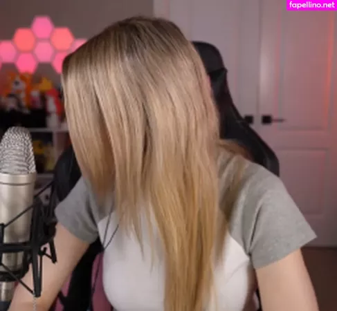 Dizzykitten OnlyFans Thumbnail #RlPxO9Czuo