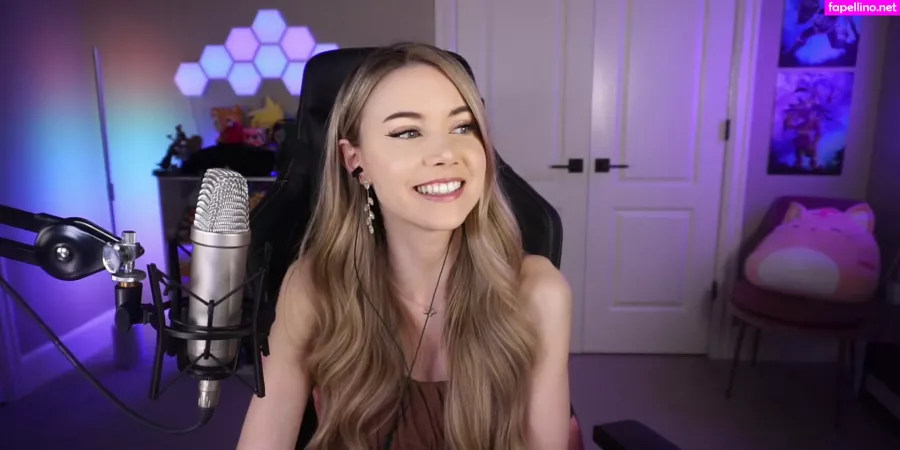 Dizzykitten OnlyFans Thumbnail #gZAwOrX393