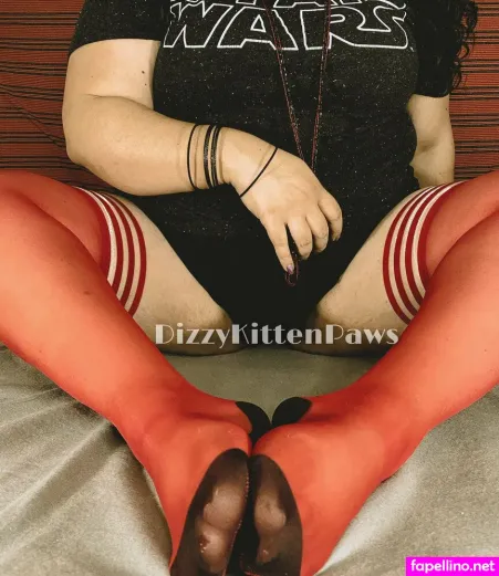Dizzykittenpaws OnlyFans Thumbnail #W40dHHIMAw