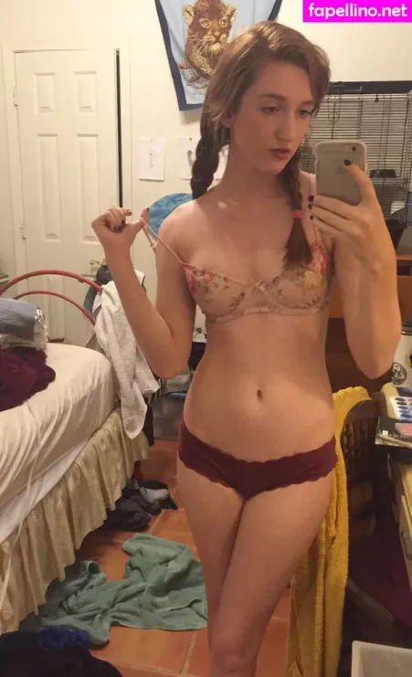 Docilemoth OnlyFans Thumbnail #8iqiEb7C6S