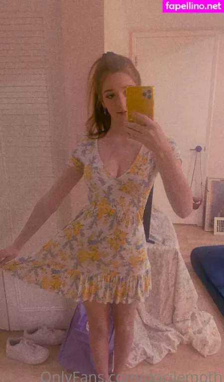 Docilemoth OnlyFans Thumbnail #SyYfADsZer